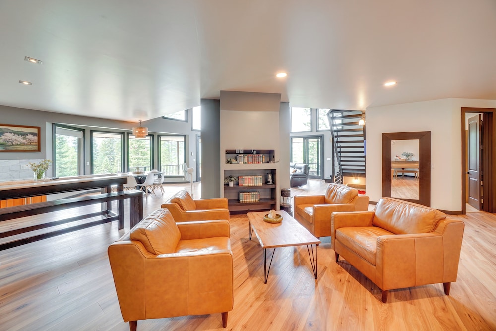 7 Mi to Boat Launch: Luxe Montana Family Home