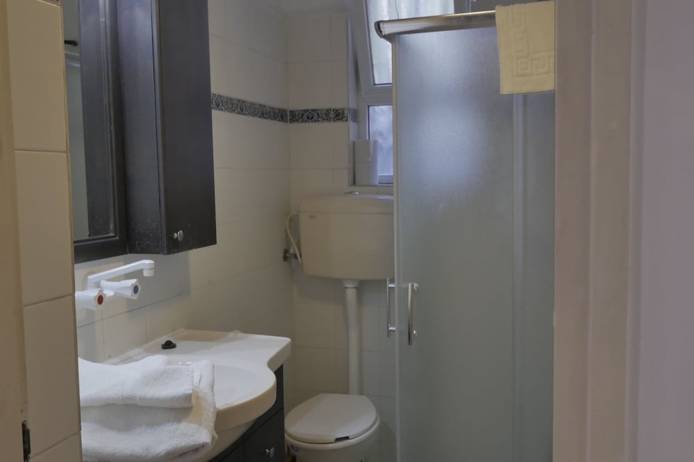 Allenby 2 Bed & Breakfast