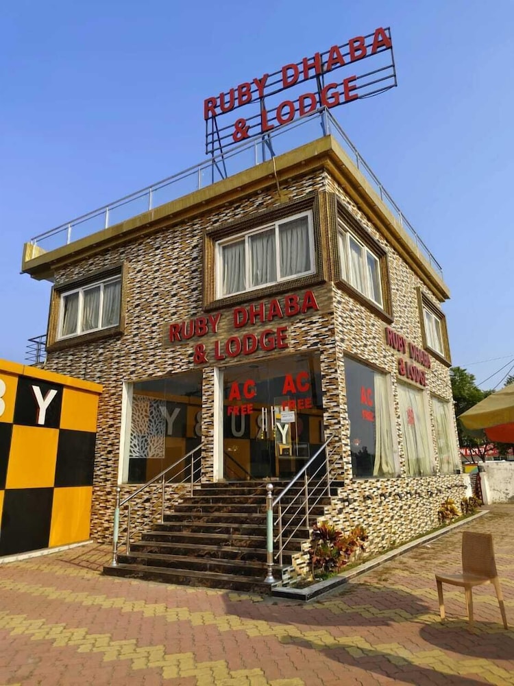 NEW RUBI RESTAURANT CUM BAR AND LODGE