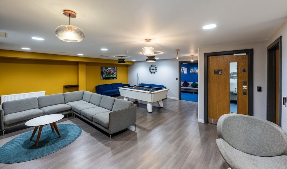 JOIVY Affordable Edinburgh - Adults only view 4