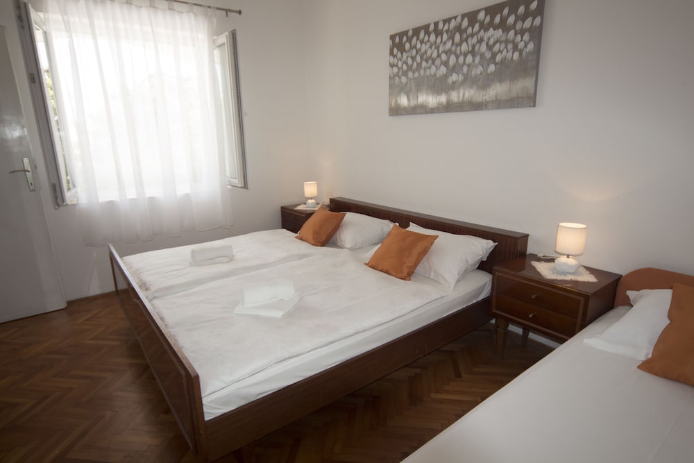 Ema Sun Apartment