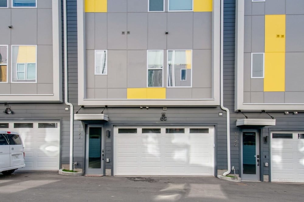 East Nash Lux - 13 Beds City Views