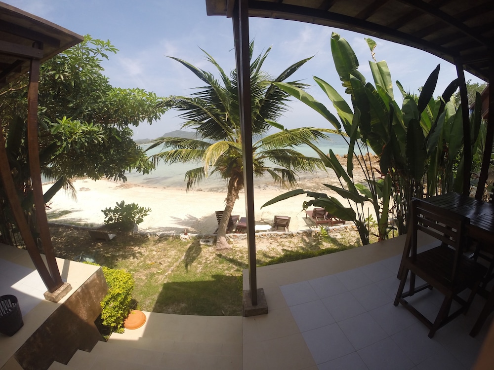 Moon Beach Resort