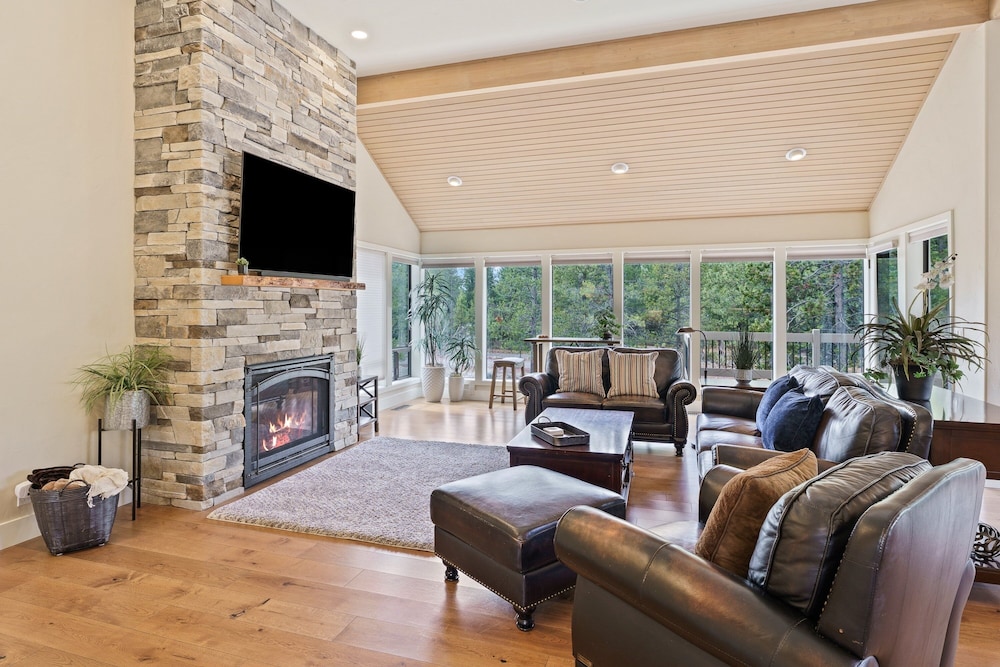 20 Aspen Lane 5 Bedroom Home