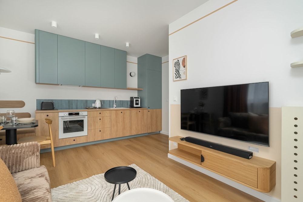 Unique two Bedroom Apartment by Renters
