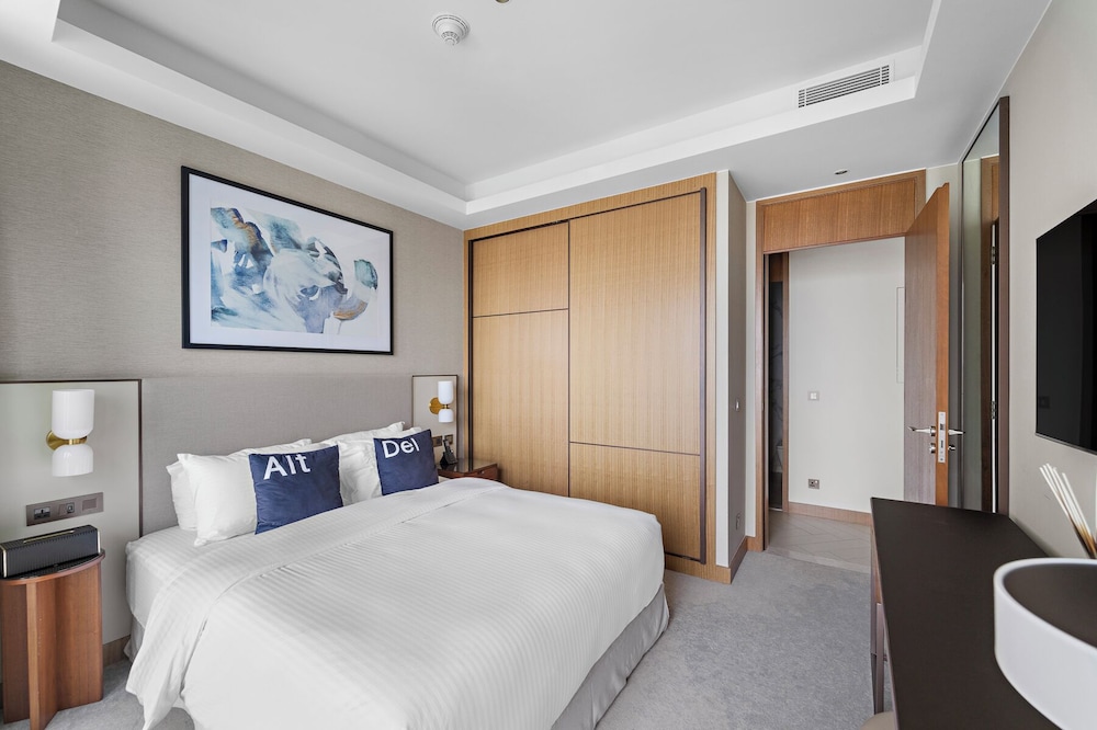 2BR Pool with Burj Khalifa View