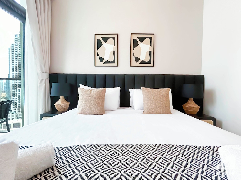 Luxury Burj Crown Downtown 4 Bedroom With Balcony