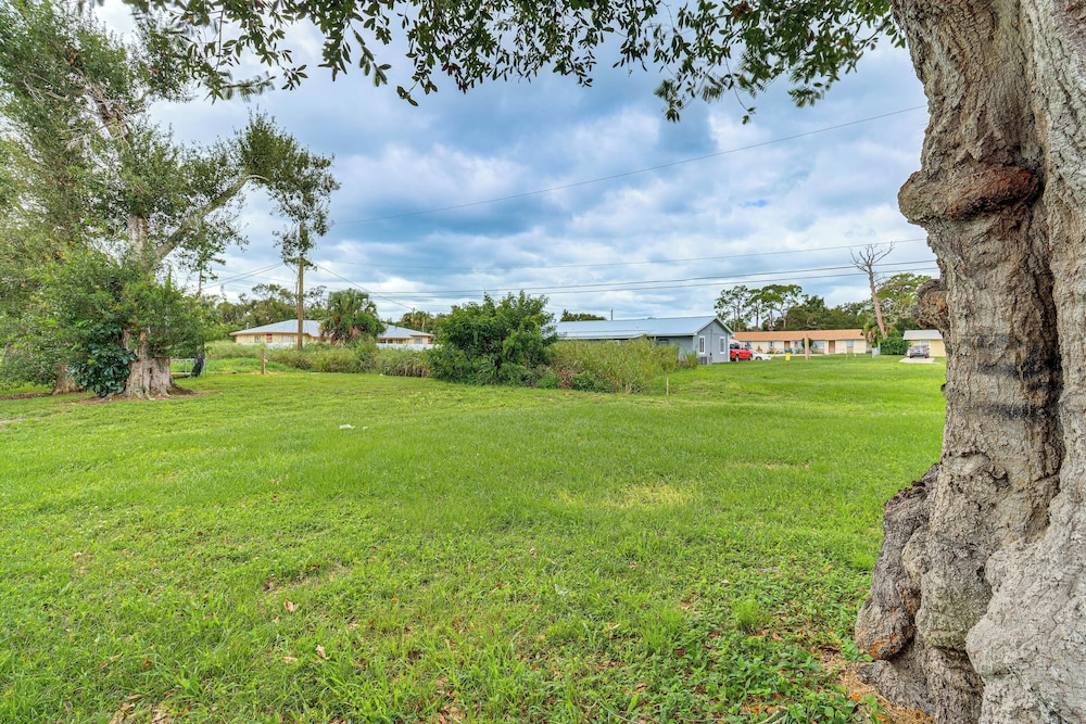 Within 10 Mi of Fort Pierce Beaches! Bright Duplex