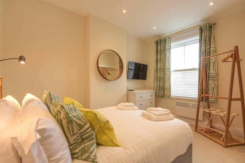 Dolphin Stone Lodge