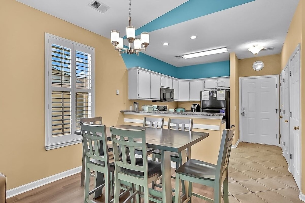 River Oaks 60n 2 Bedroom Condo