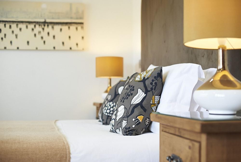 Merlin Farm Cottages Mawgan Porth view 4