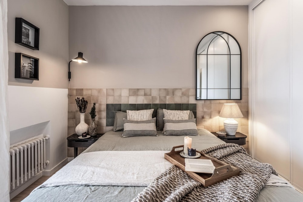 Monda - 2 Bedrooms and Terrace in Goya