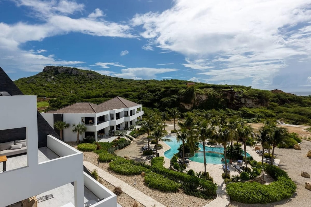 NEW Casa Luna Luxury Apartment at Blue Bay