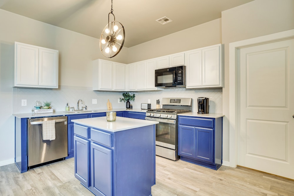 Golf, Swim, Relax: Oklahoma Ranchland Retreat