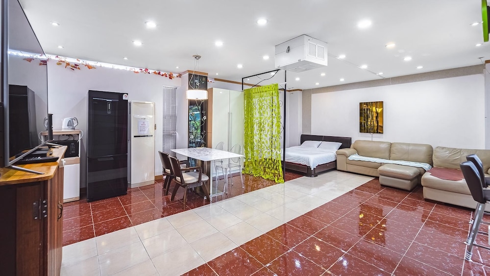 Gapyeong Hillhouse Pension