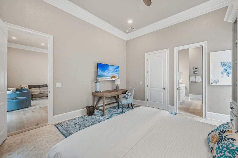 Skinny Love 30a by Avantstay Private Heated Pool Block to the Beach