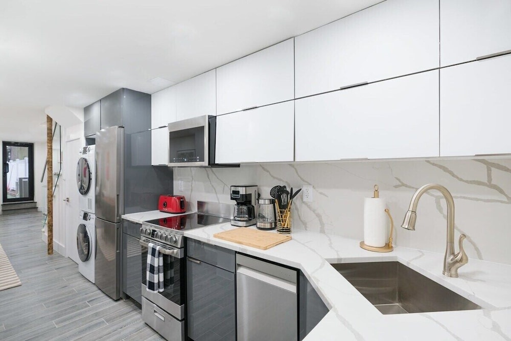 317 UES Apartments