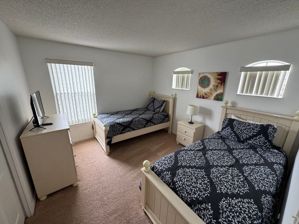 Lakeview Villa 5 Bedroom Home
