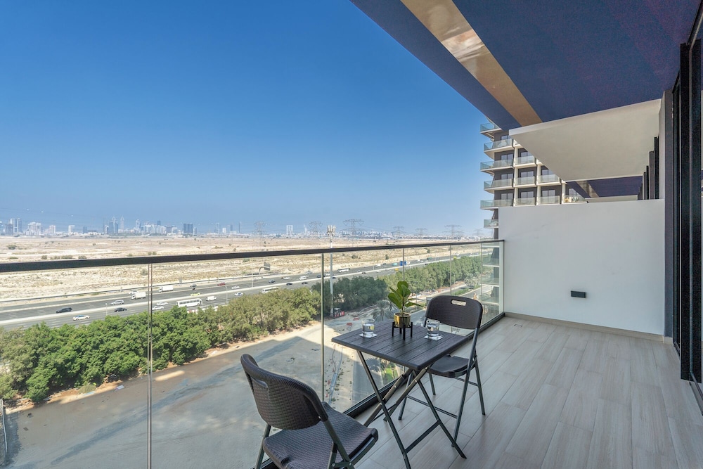 Vogue | Binghatti Corner JVC-7mins Sky Dubai 3 mins Cirle Mall Brand New