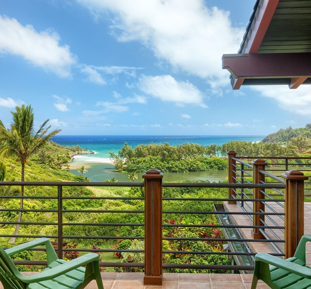 Sea Song in Kilauea With 4 Bedrooms and 6 Bathrooms
