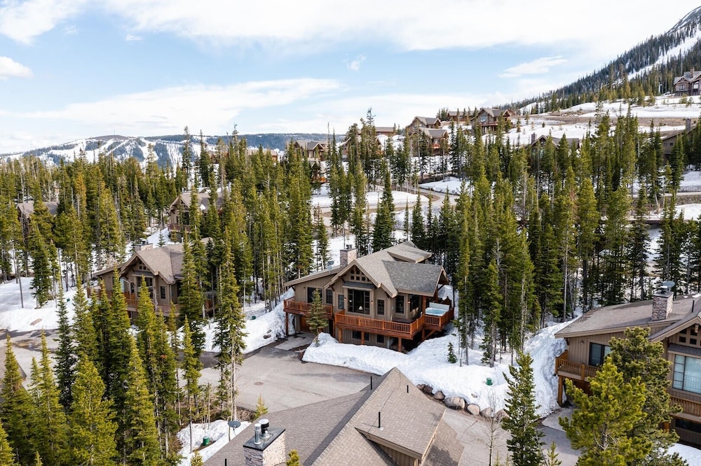 6 Mountain Home Road 4 Bedroom Home by Moonlight Basin Lodging view 4