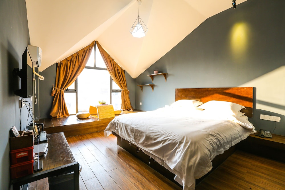 Zhangjiajie Comma Travel Hotel