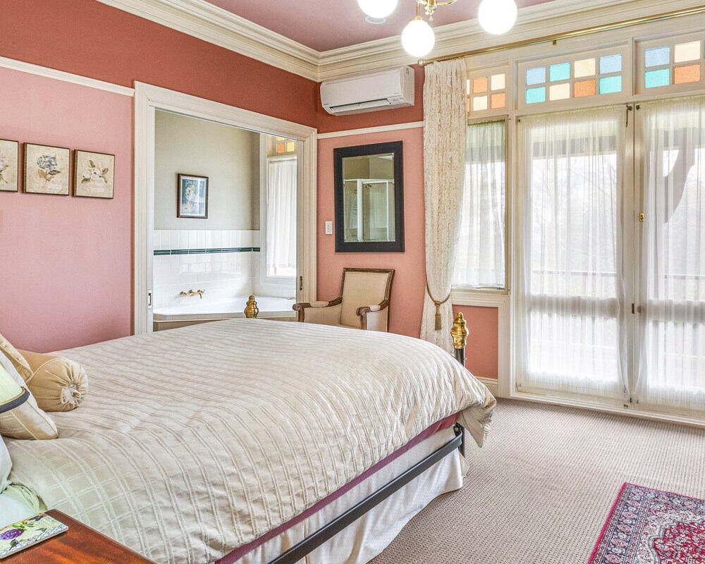 Bethany Manor Bed & Breakfast