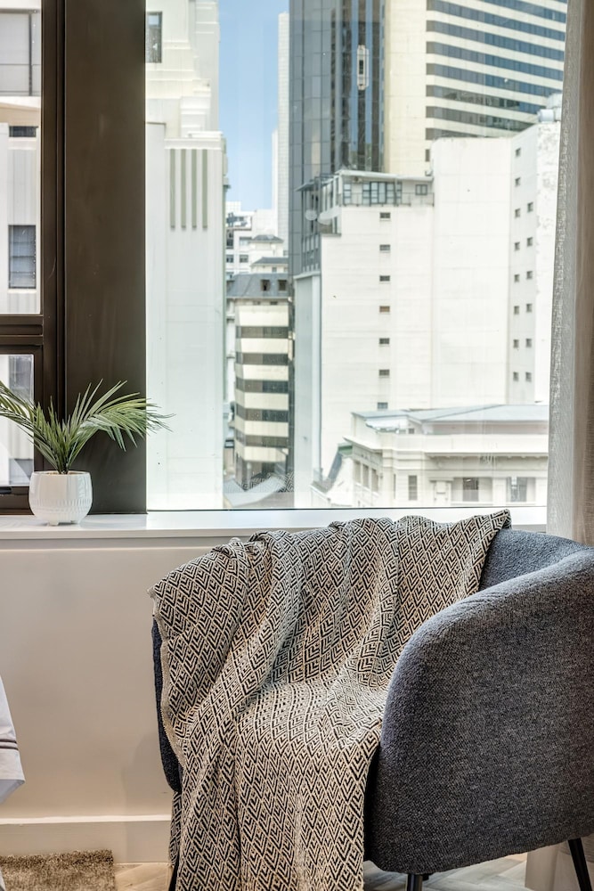 Classy 1bed Apartment in Cape Town City Suite 1001