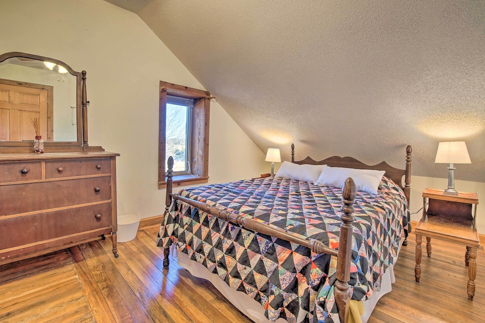 Historic Farmhouse on 7 Acres w/ Stellar View!
