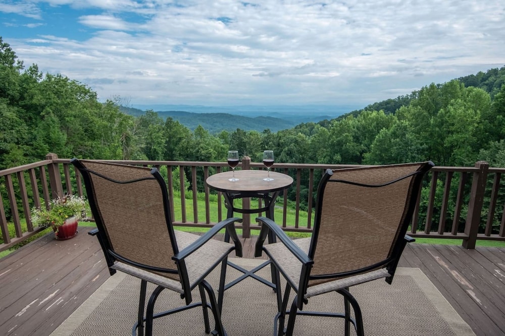 Private Cabin Blue Ridge Views Fireplace