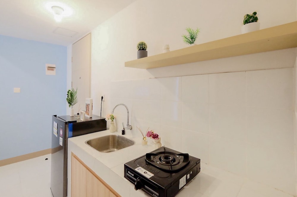Blue Accent Minimalist 2Br At Tokyo Riverside Pik 2 Apartment
