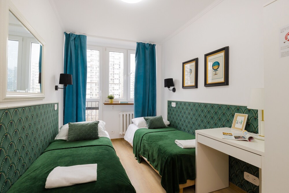UNIT Short Rent Apartment by Warsaw Metro Station