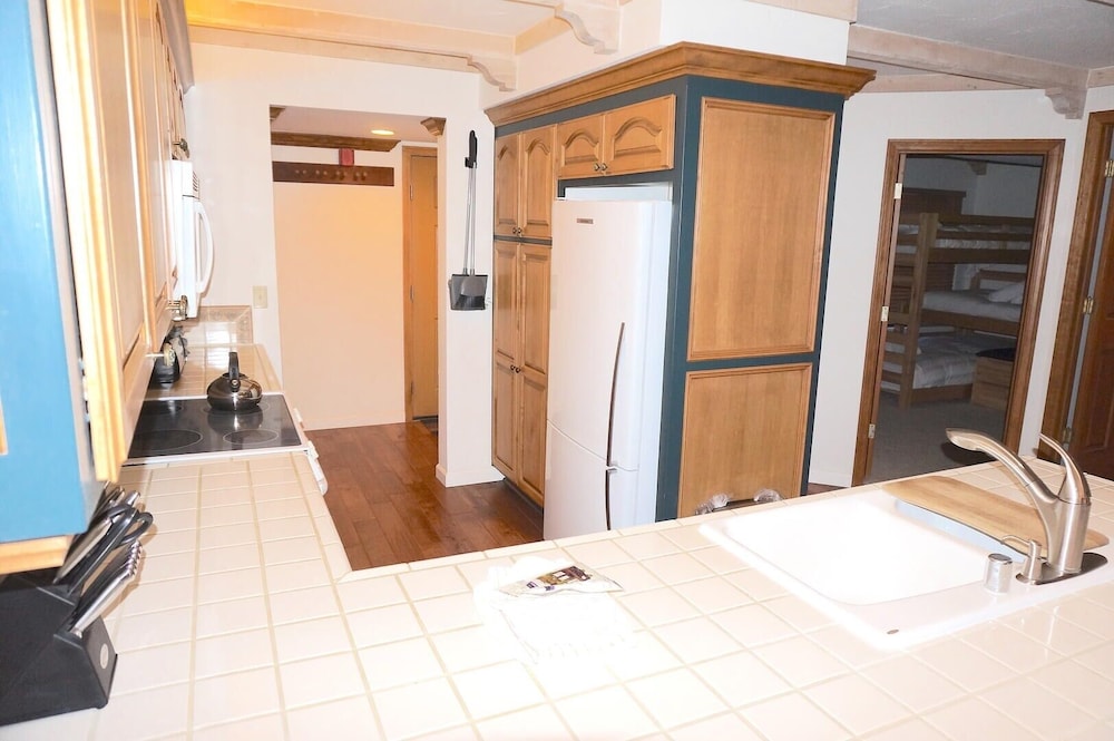 Beautiful Remodeled 2-bedroom Condo view 5