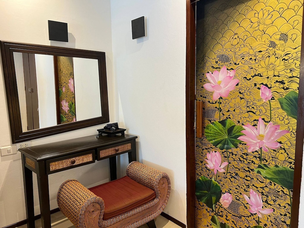 No8 Double Suite, Rainbow Arokaya Welnes