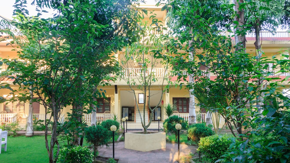 Hotel Rainforest