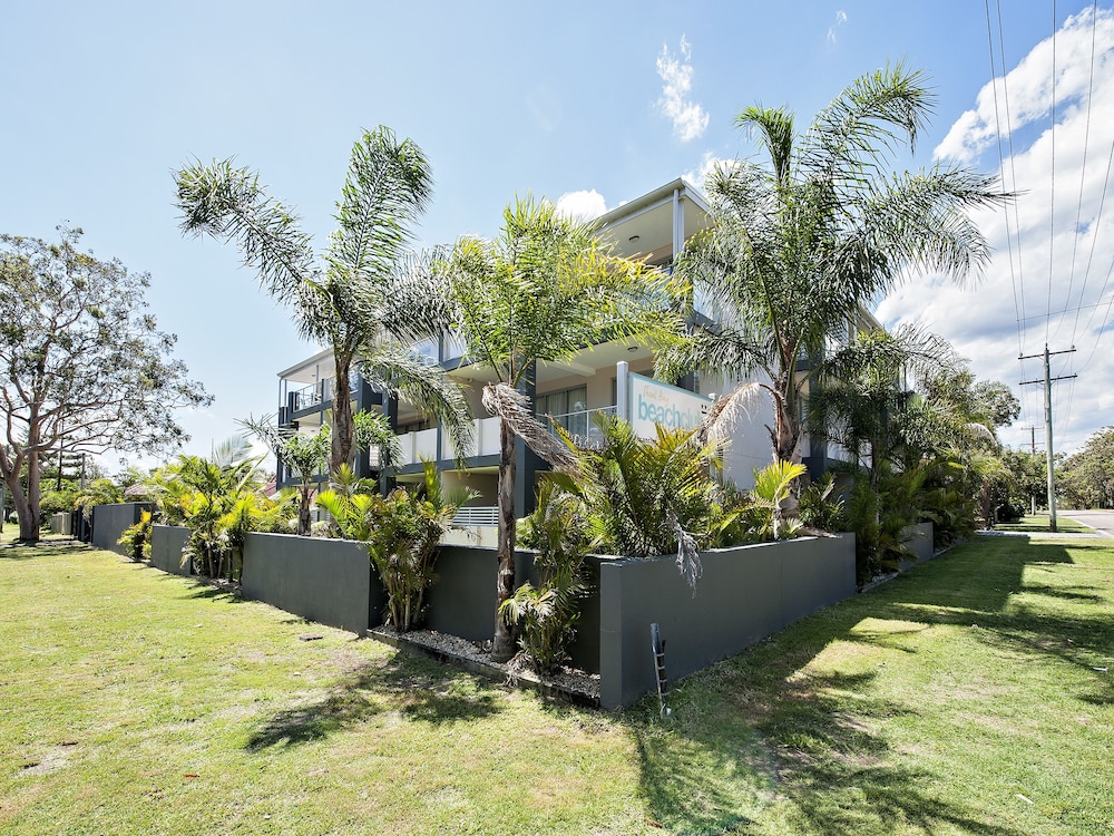 Shoal Bay Beachclub Apartments