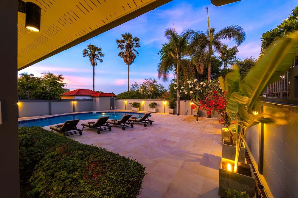 Lovely 3BR Villa in good Location CV3MA