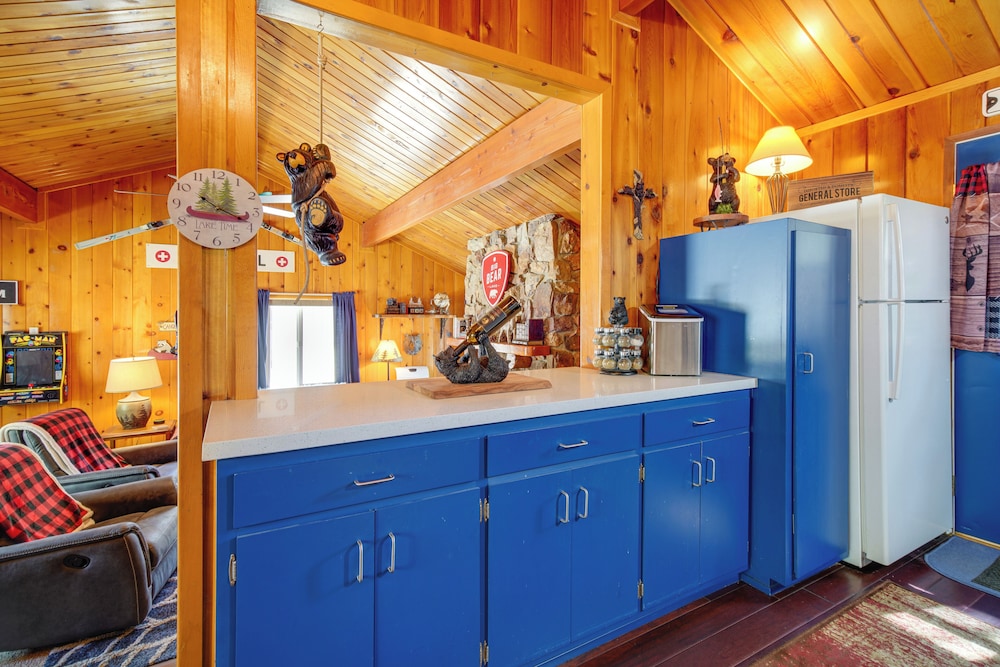 5 Mi to Big Bear Lake: Pet-friendly Gem Near Hikes