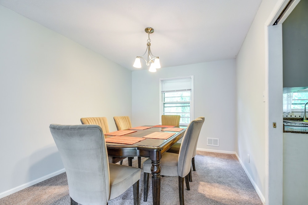2 Mi to Dtwn: Spacious Home in Cary w/ Deck