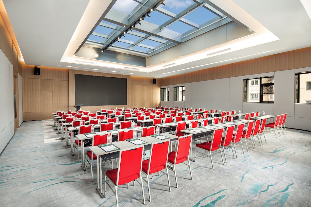 Holiday Inn Shanghai Nanjing Road by IHG 42