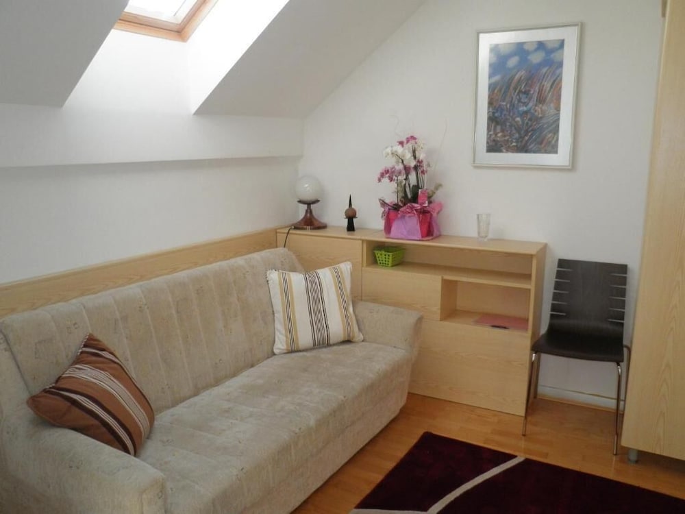 Apartments and Rooms Oliviers