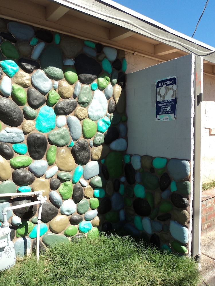 Traveler's Bed & Breakfast Hostel