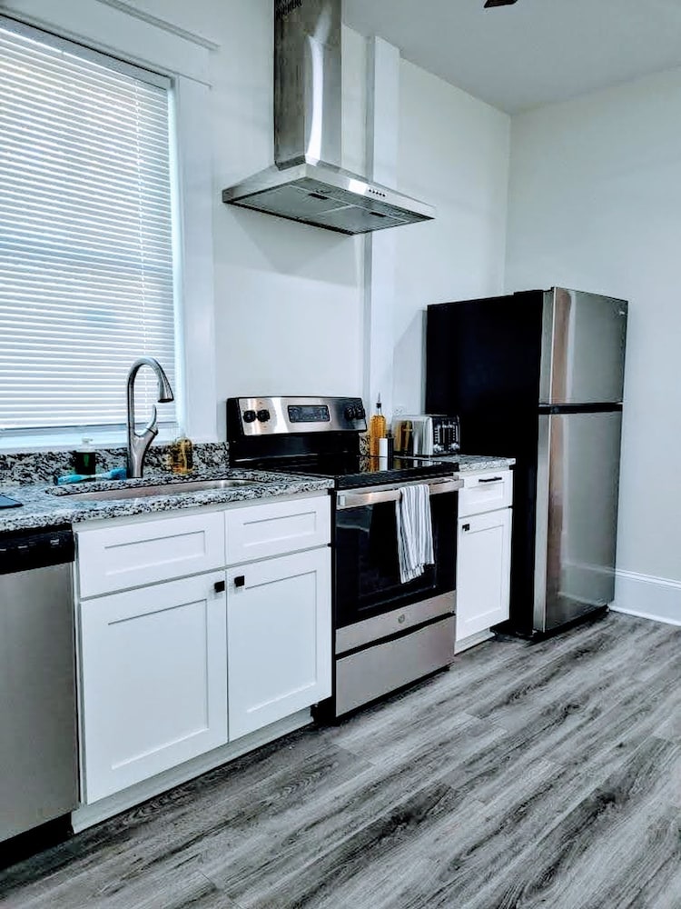 Walk to Duke Campus 1 Bedroom in Trinity Park