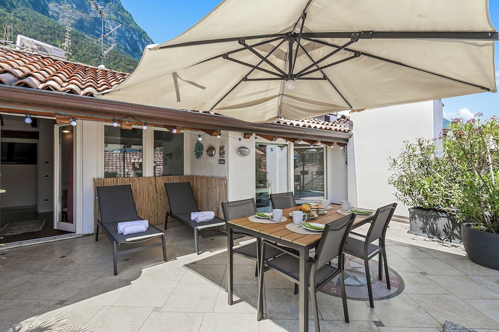 Riva's Rooftop Retreat