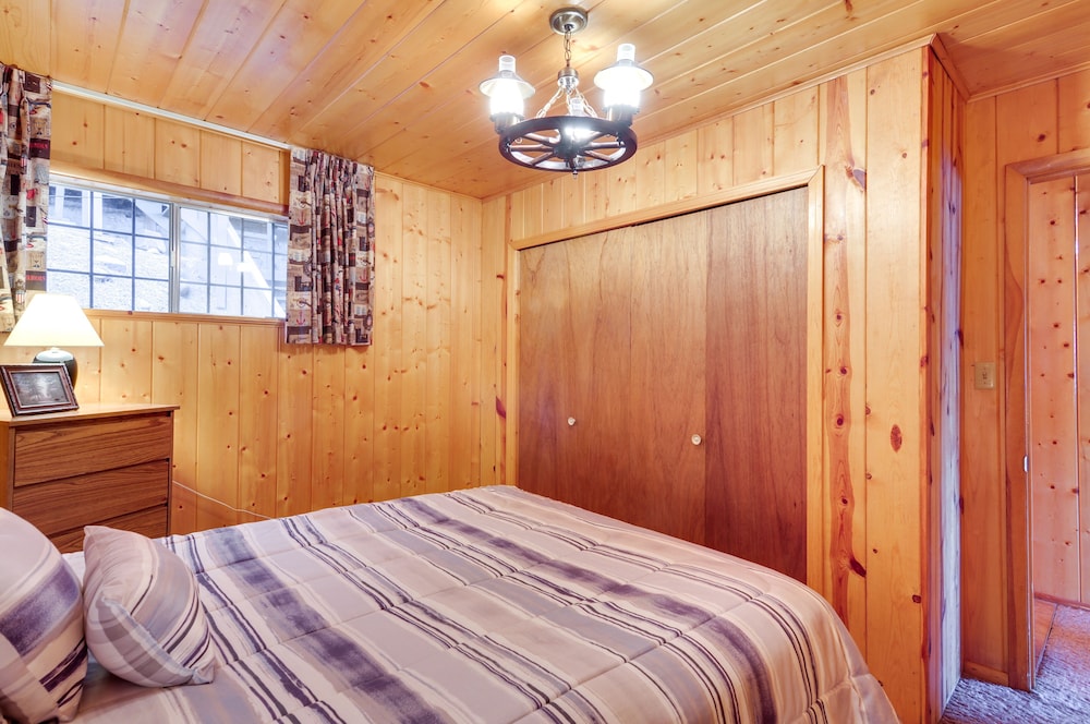 Waterfront Bayfield Apartment w/ Kayaks & Fire Pit view 2