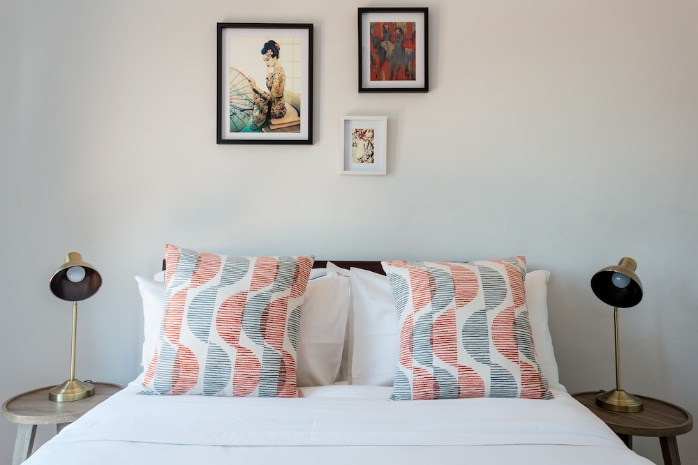 211 De Waterkant Piazza view 2