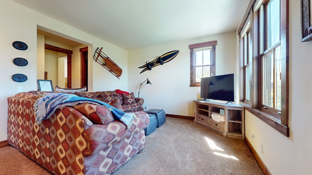 Snowcreek Vi The Lodges #1197 3 Bedroom Condo