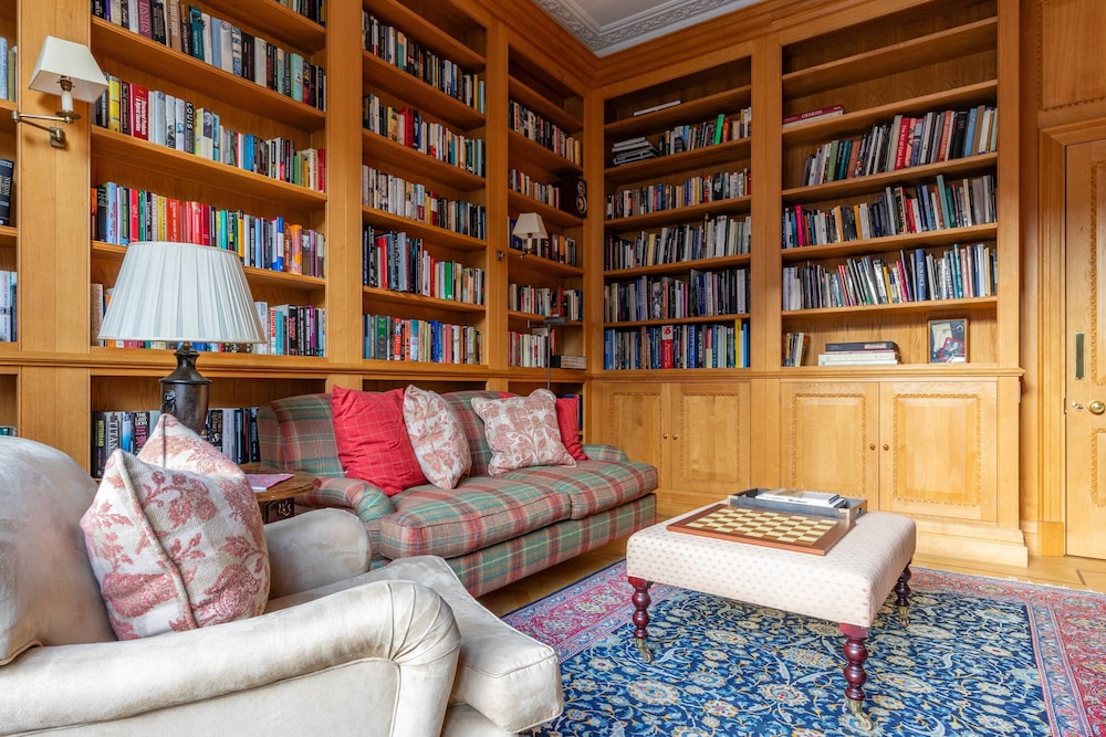 Earl's Court Square XI by Onefinestay