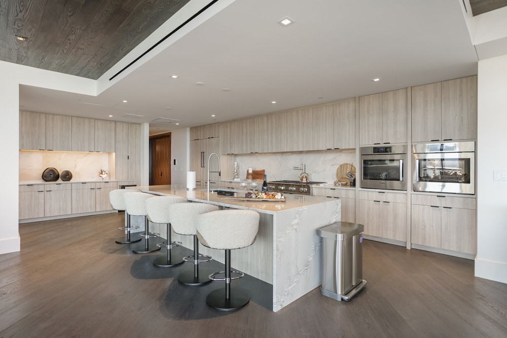201 - Four Bedroom Argent 4 Condo