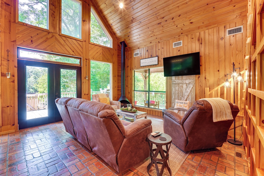 Riverfront Cabin w/ Outdoor Oasis in Seminary! - Property Image 24